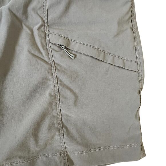 Duluth ~ Women’s Tan Active Shorts ~lots of pockets ~ size 14 - Picture 6 of 13